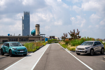 La tavolozza di colori scelta da Fiat per la 600e si integra bene con il suo look retrò. (Fonte: Fiat)