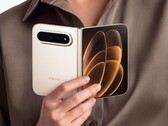 Oltre al rosso, lo Xiaomi 18 Fold sarà disponibile anche in nero e bianco caldo.