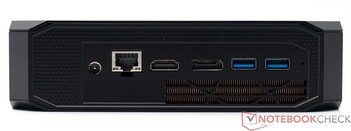 Retro: alimentazione, RJ45, HDMI 2.0, DisplayPort, 2x USB 3.2 Gen2