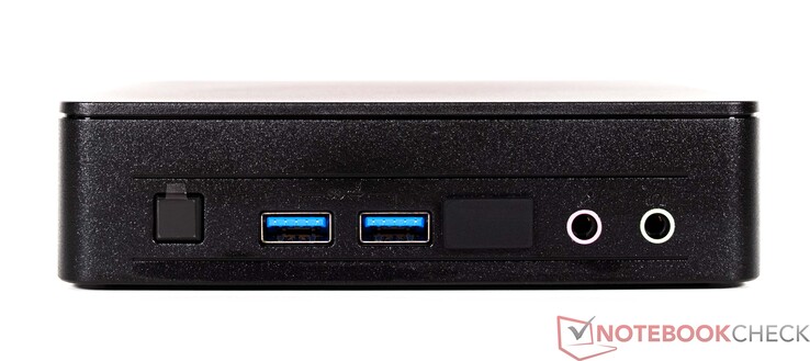 Anteriore: 2x USB 3.2, jack da 3,5 mm