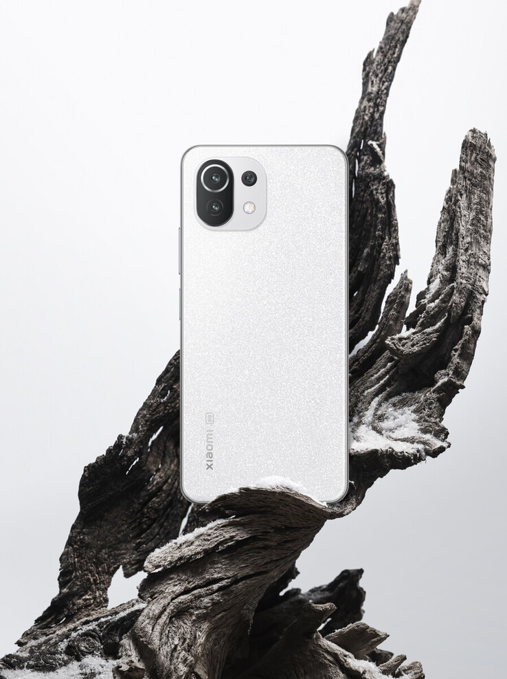 Lo Xiaomi 11 Lite 5G NE in Snowflake White. (Fonte immagine: Xiaomi)