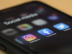 I legislatori del Texas si avvicinano a un divieto generalizzato dei social media per i minori di 18 anni (Fonte: dole777, Unsplash)