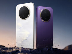 Il Vivo Y600 Pro in due dei suoi quattro colori di lancio.