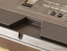 Canale via cavo, switch per il sistema operativo e la connettività e archiviazione dei dongle. 