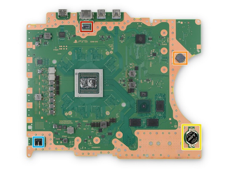 La batteria CMOS è una piccola cella CR2032 da 3V. (Fonte immagine: iFixit)