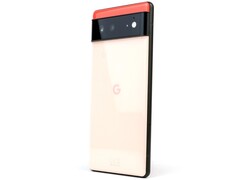 Vista posteriore del Google Pixel 6 che mostra il logo G e la barra nera della fotocamera