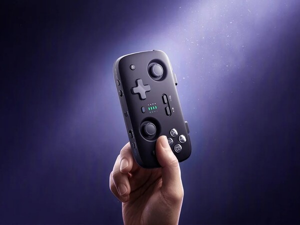 Il Jsaux Voidjoy Skylark S1 Pro è un controller compatto che sta comodamente in tasca.