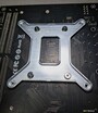Il retro di una delle schede, proprio dove si trova il SoC Intel del laptop