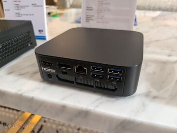 ECS Liva Z6 Plus. (Fonte: TechPowerUp)