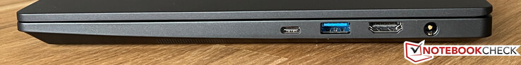 A destra: USB-C 4.0 con Thunderbolt 4 (40 GBit/s, DisplayPort modalità ALT 1.4, Power Delivery), USB 3.2 Gen 1 (5 GBit/s), HDMI 2.0b, alimentatore