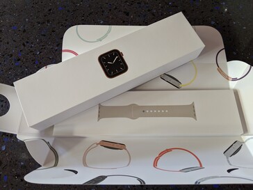 Apple ora confeziona il cinturino dell'orologio separatamente
