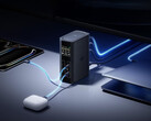 Lo Spacemate RD1 è dotato di un alimentatore GaN integrato. Nella foto: un'immagine promozionale che mostra la dock mentre ricarica più dispositivi.