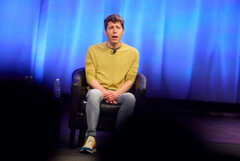 Sam Altman ha auspicato una &quot;fusione&quot; tra esseri umani e macchine. (Fonte: Jared Charney, MIT)