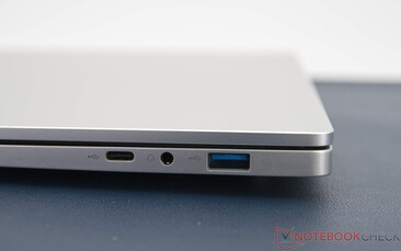 Ninkear S14 - Collegamenti sul lato destro