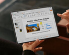 La serie Huawei Mate XT è l'unico smartphone tri-foldable prodotto in serie per il momento, Mate XTs nella foto. (Fonte: Huawei)