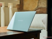 Il Huawei MateBook 14 è stato aggiornato con un nuovo hardware (immagine via Huawei)