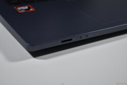 Acer TravelMate P4: lettore di schede microSD