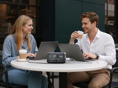 La Mini Power Station Elite 10 di Bluetti (nella foto) è stata lanciata con uno sconto in Europa. (Fonte: Bluetti)