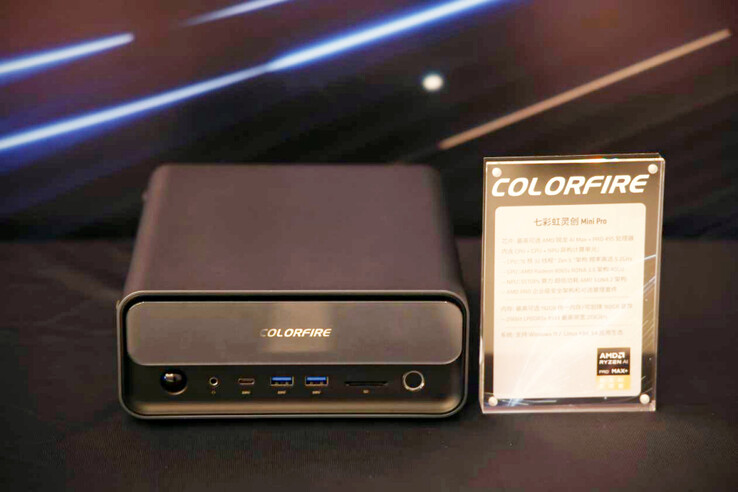 Il nuovo mini PC Colorful Mini Pro di AMD, dotato della tecnologia Gorgon Halo, è stato presentato in Cina.