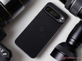 Il Pixel 9 Pro XL è uno dei numerosi smartphone idonei per l'ultimo aggiornamento di Google Android 15. (Fonte: Notebookcheck)