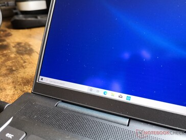 Inspiron 16 Plus 7610 viene fornito con una sola opzione di display