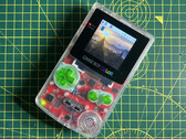 Un kit ReBoy completamente assemblato con una custodia Raspberry Pi Zero e GameBoy Color disponibile separatamente (immagine: Kickstarter).