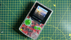 Un kit ReBoy completamente assemblato con una custodia Raspberry Pi Zero e GameBoy Color disponibile separatamente (immagine: Kickstarter).