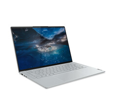 Lo Yoga Slim 7i Pro X in Cloud Grey. (Fonte: Lenovo)