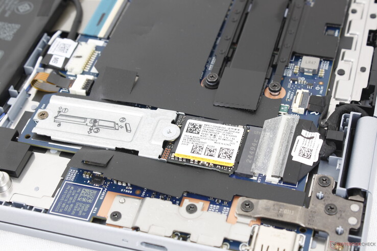 Supporta un solo SSD M.2 PCIe4 x4 NVMe fino a 80 mm di lunghezza
