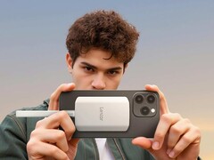 Lexar ES5: l&#039;SSD con USB-C può essere collegato ai dispositivi in modo magnetico (Fonte: Lexar)