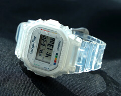 La collaborazione Casio G-Shock x Google Play (nella foto) con cassa e cinturino in resina traslucida. (Fonte: Google Play)