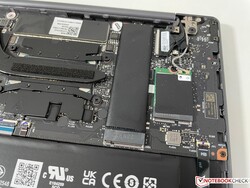 L'unità SSD M.2 2280 si trova proprio accanto al processore e al condotto termico.