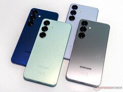 Si dice che il successore di Galaxy S25 (nella foto) offra una batteria più grande da 4.300 mAh, ma è modesta rispetto a Xiaomi 16 e ad altri. (Fonte: Notebookcheck)