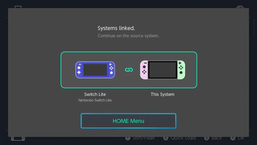 Fase 3 del collegamento delle console Nintendo Switch per la condivisione della scheda di gioco virtuale: Appare la schermata di conferma 'Sistemi collegati', che indica che il processo di collegamento è completo. L'utente viene istruito a continuare sulla console di origine premendo il pulsante Menu HOME.