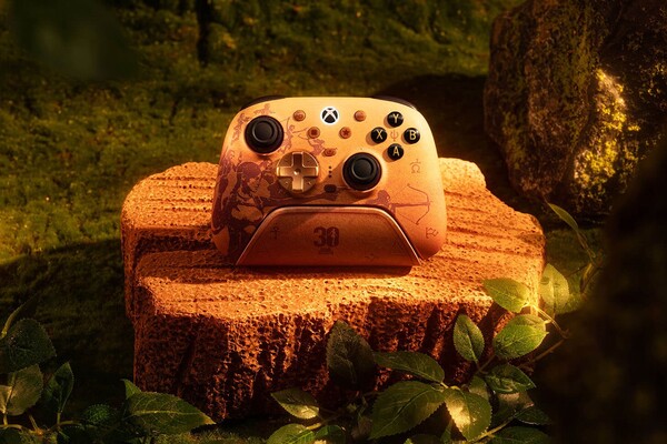 Il controller Ultimate 3 Tomb Raider per Xbox, edizione del 30° anniversario di Tomb Raider, può connettersi in modalità wireless alle console Xbox.