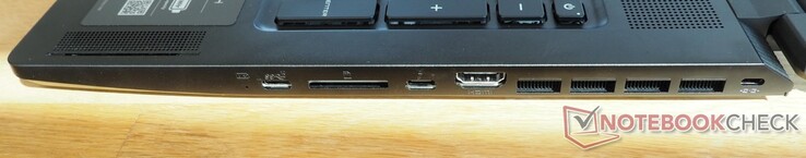 Lato destro: USB-C 3.2 Gen 2 (incl. DisplayPort), lettore di schede, Thunderbolt 4, HDMI 2.1, blocco Kensington