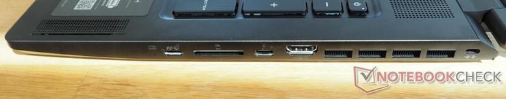 Lato destro: USB-C 3.2 Gen 2 (incl. DisplayPort), lettore di schede, Thunderbolt 4, HDMI 2.1, blocco Kensington