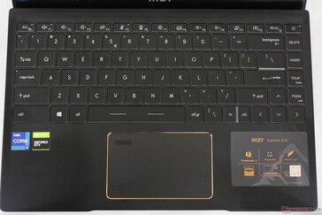 Le dimensioni e il layout della tastiera e del clickpad sono simili al Modern 15. La retroilluminazione bianca illumina tutti i tasti e i simboli