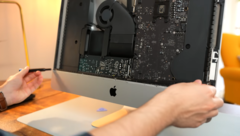 L'iMac da 21,5 pollici può essere aggiornato, ma non facilmente. (Fonte: Luke Miani)