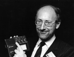 Sir Clive Sinclair ha inventato la calcolatrice tascabile e la serie ZX, tra gli altri dispositivi. (Fonte: Getty Images)