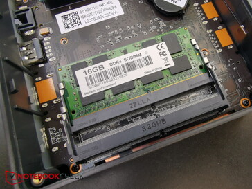 2 slot RAM, di cui solo 1 occupato