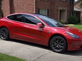 La Model 3 di Andy Slye (RWD, Long Range) ha percorso oltre 150.000 miglia in sei anni. (Fonte immagine: Andy Slye via YouTube)