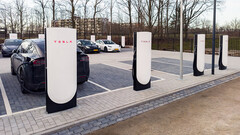 Il nuovo design della stazione Supercharger (immagine: Tesla Charging/Twitter)