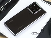 Lo Xiaomi 14 Pro sarà offerto in una speciale versione in titanio. (Fonte: NextPit)