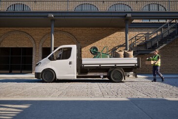 Il nuovo Ford Transit City elettrico sta ora arrivando presso le concessionarie europee in diverse configurazioni