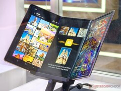 Il tablet Samsung dual-fold, potenzialmente chiamato Galaxy G Fold o Galaxy Z TriFold, è ora pronto per il lancio in diversi Paesi. (Fonte: Notebookcheck)