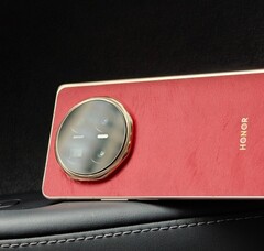 Il Honor Magic V6 in carne e ossa. 