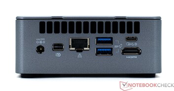 Retro: connessione di alimentazione, porta mini-display, RJ45, 2x USB 3.2 Gen 2, USB4, HDMI
