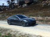 Questa Model S ha più di 400.000 chilometri con la batteria originale (Fonte: FullyCharged/YT)