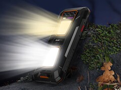 WP58 Pro è uno smartphone rugged con due torce (Fonte: Oukitel)